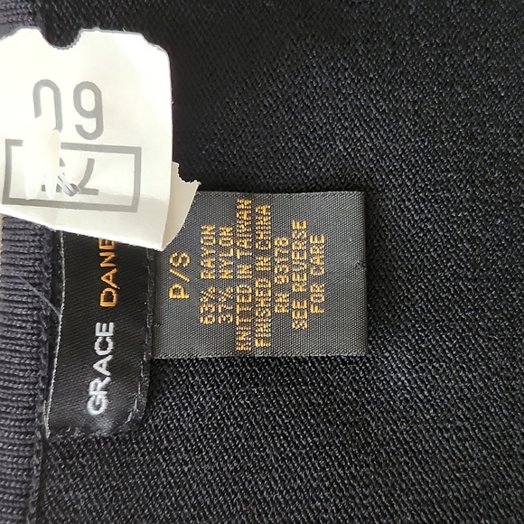 Vintage Silk Skirt (Medium) and Grace Dane Lewis Knit Top Small, $68 - Picture 6 of 16